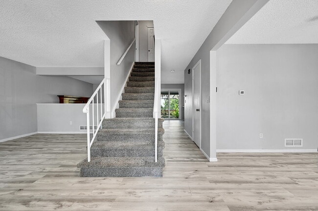 Building Photo - $2,895 - 3 Bed, 2.5 Bath Home with Central...