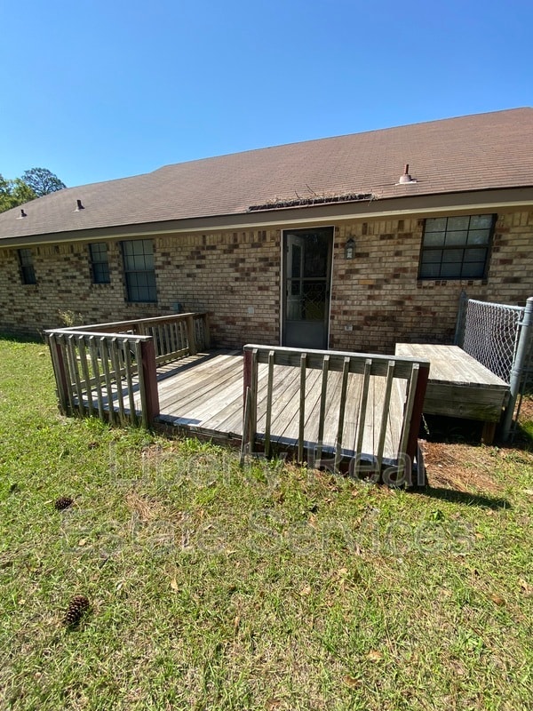 Building Photo - 105 Maid Marian Ct