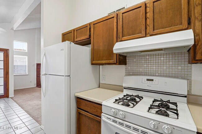Building Photo - 10902 Yogi Berra Cir