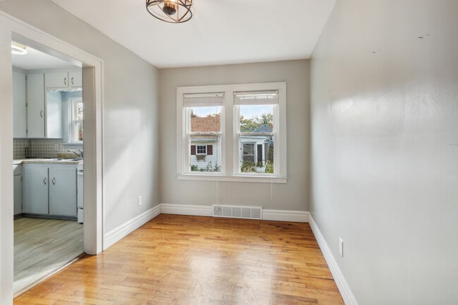 Building Photo - 629 St Clair Ave