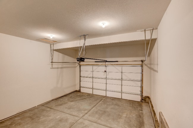Building Photo - 829 Cherokee Dr