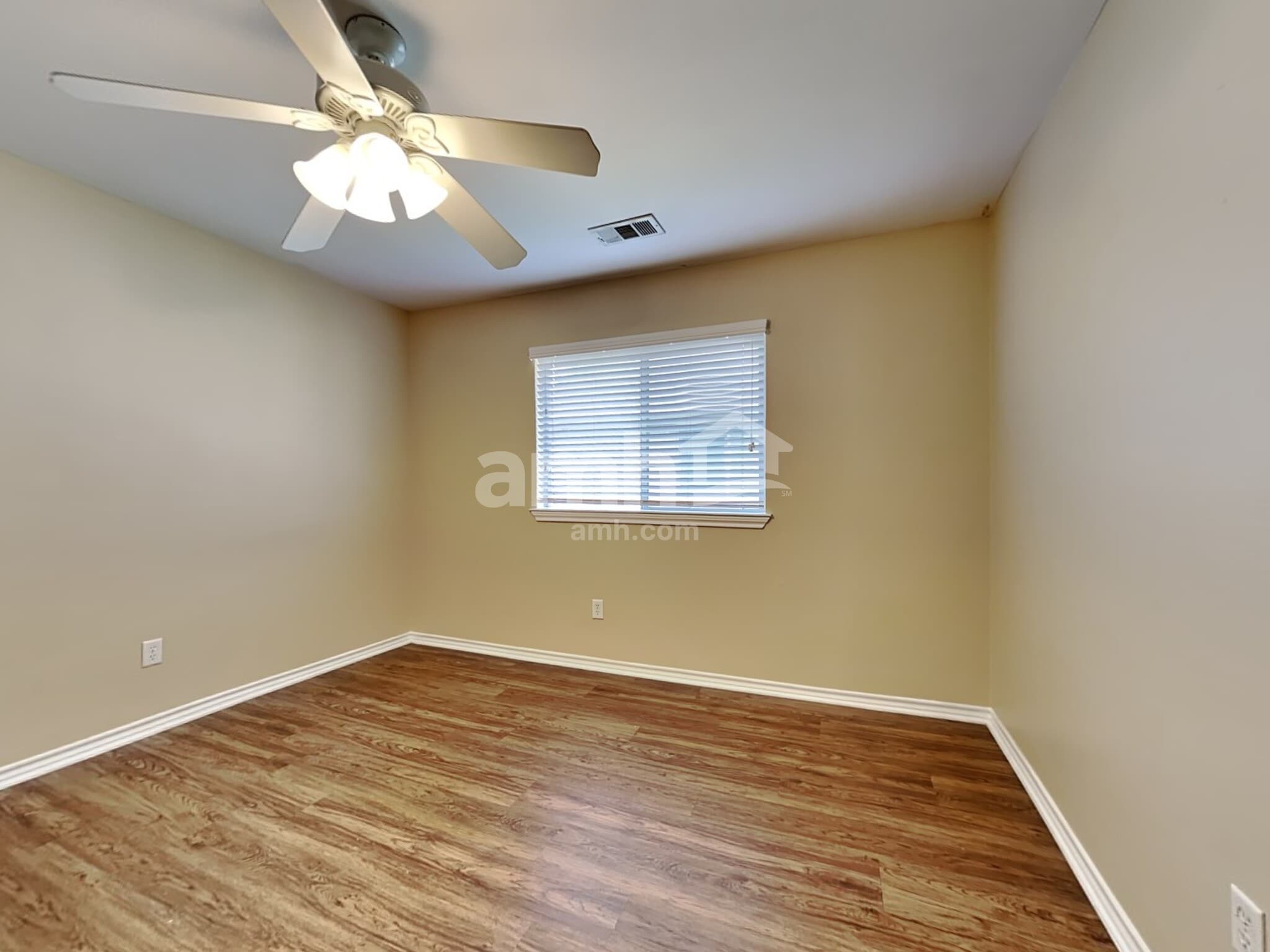 Building Photo - 5700 Creekway Dr