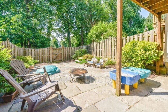 Building Photo - 6868 McLean Province Cir
