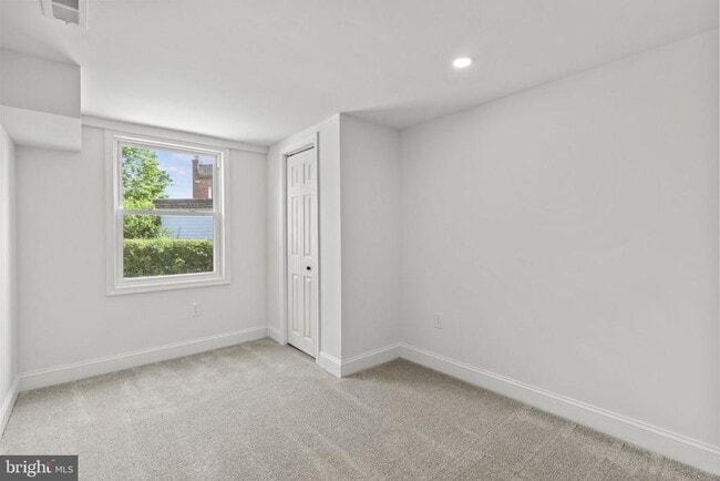 Building Photo - 2119 Delmar Dr