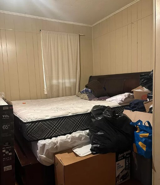 Building Photo - 1704 Robinson St