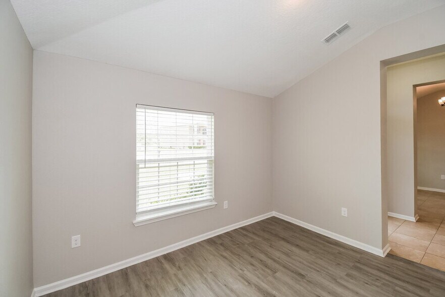 Building Photo - 75094 Fern Creek Dr