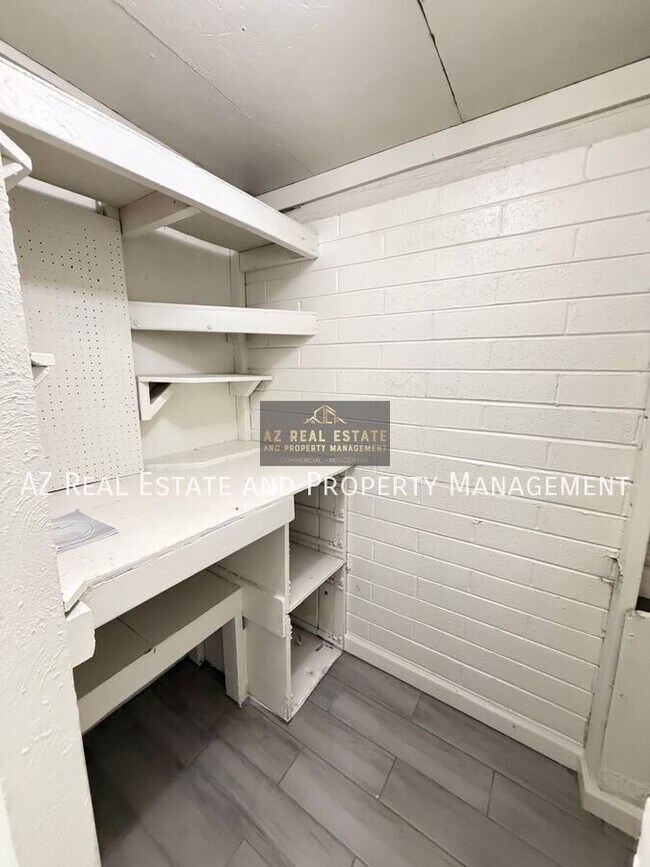 Building Photo - 7210 N 55th Dr