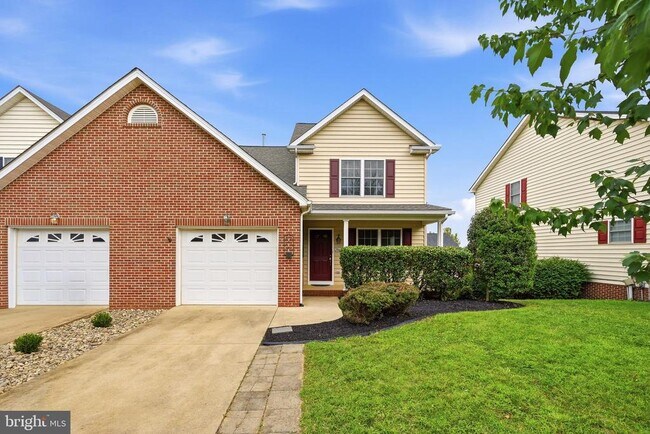 Building Photo - 2068 Stoneleigh Dr