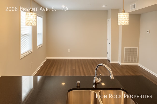 Building Photo - 2008 Bryant Ave S