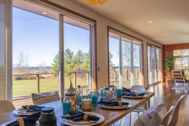 Building Photo - 11988 Cabana Shores Dr