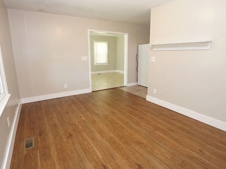 Building Photo - 260 Brighttown Rd