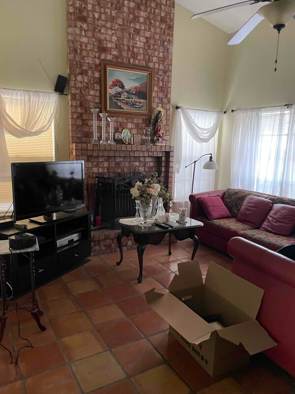 Building Photo - 5761 Lawndale Dr