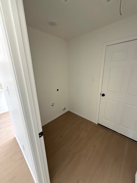 Building Photo - 7962 E 47th St