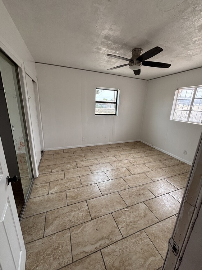Building Photo - 604 Cortez Dr