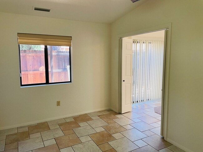 Building Photo - 155 Canyon Diablo Rd