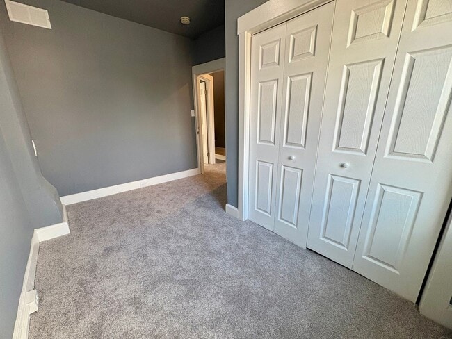 Building Photo - 2 Bedroom 1 Bathroom in Lancaster!