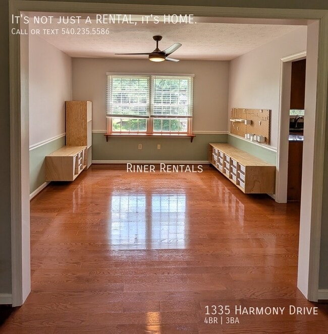 Building Photo - 1335 Harmony Dr