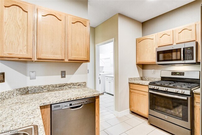 Building Photo - 8729 Red Brook Dr