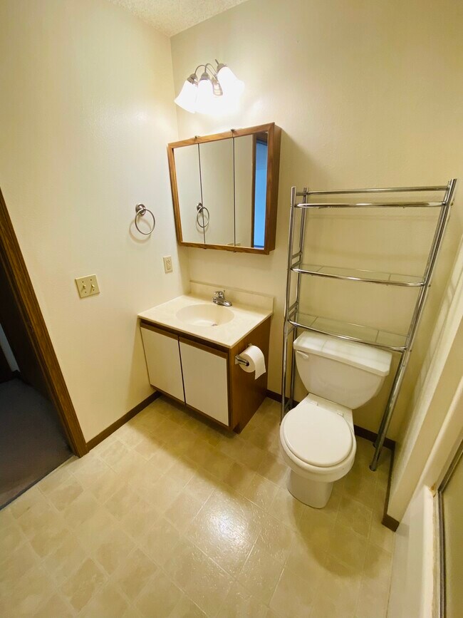 Building Photo - 365 Beaver Kreek Center