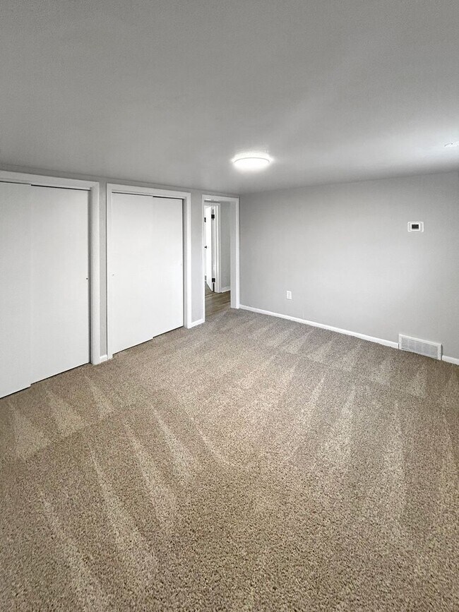 Building Photo - Welcome to this newly remodeled gem located in the heart of Collier, PA.