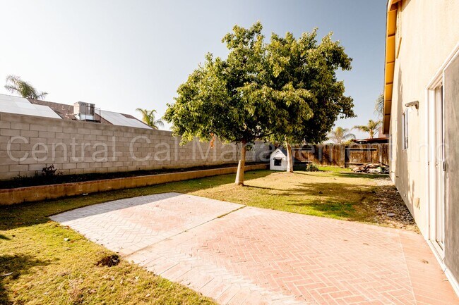 Building Photo - 3 Bedroom/2 Bath Home with an office in th...