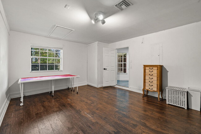 Building Photo - 465 Goldenwood Way