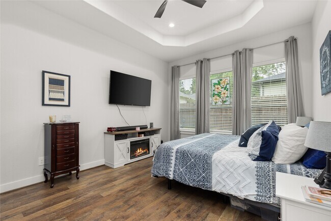 Building Photo - 3559 Pebble Beach Blvd