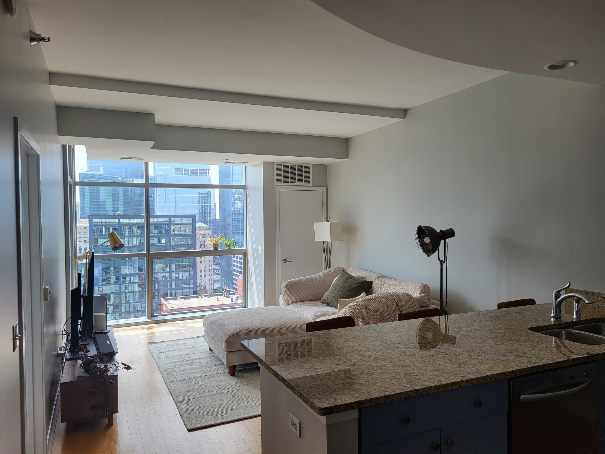 Building Photo - 303 W Ohio St