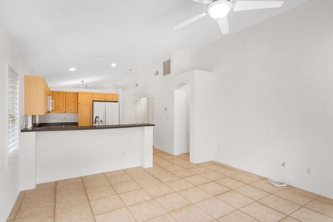 Building Photo - 91-1044-1044 Kaikane St