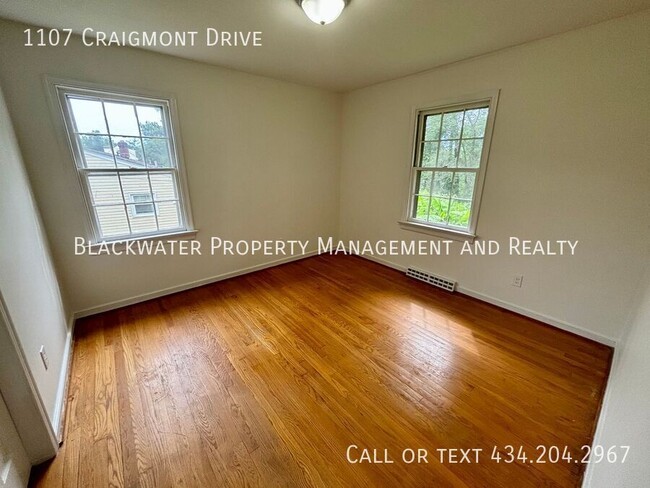 Building Photo - 1107 Craigmont Dr