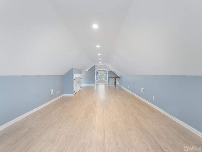 Building Photo - 348 1st St