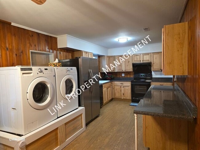 Building Photo - 3731 Knollwood Dr