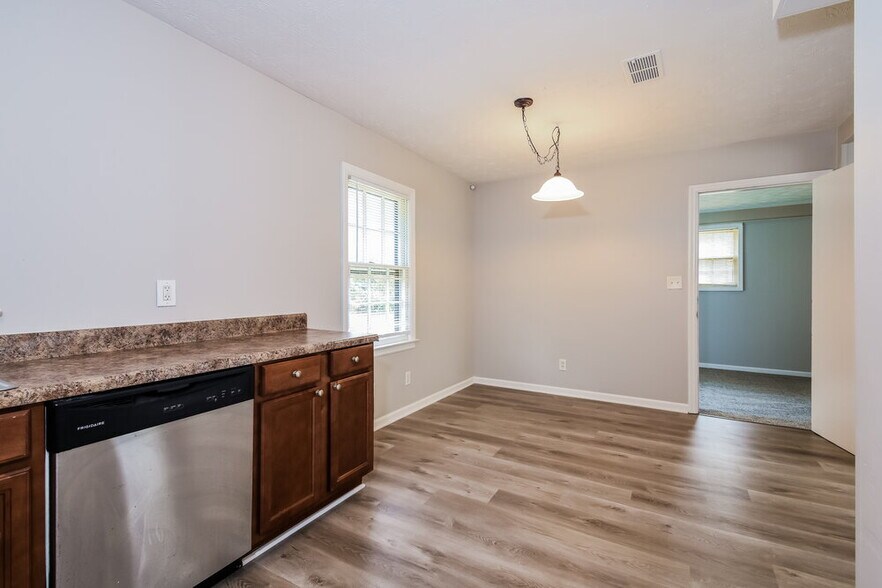 Building Photo - 4355 Donegal Cir