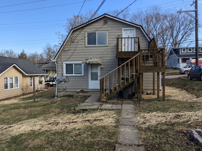 Rear Entrance/ Entrance to Upper Unit/ View from parking - 939 N Jackson St