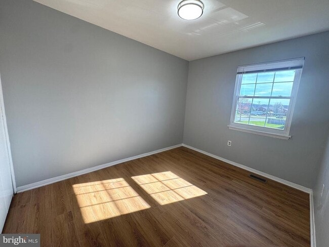 Building Photo - 17 Holland Hill Ct