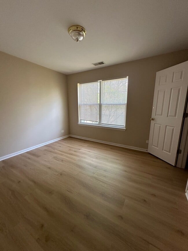 Building Photo - 2737 Borkshire Ln