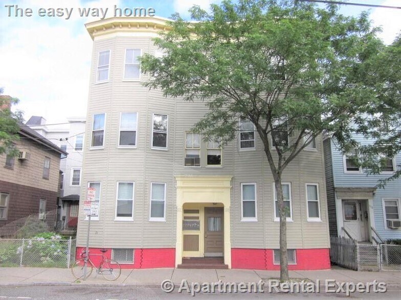 Building Photo - 122 Columbia St