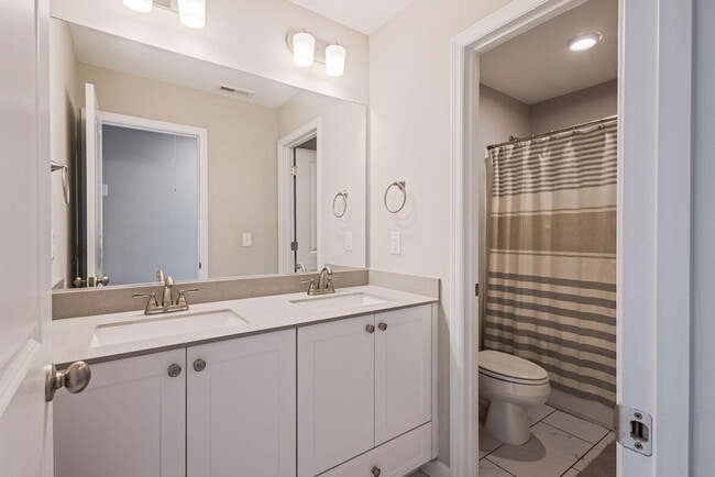 Building Photo - 3580 Hilltop Trl