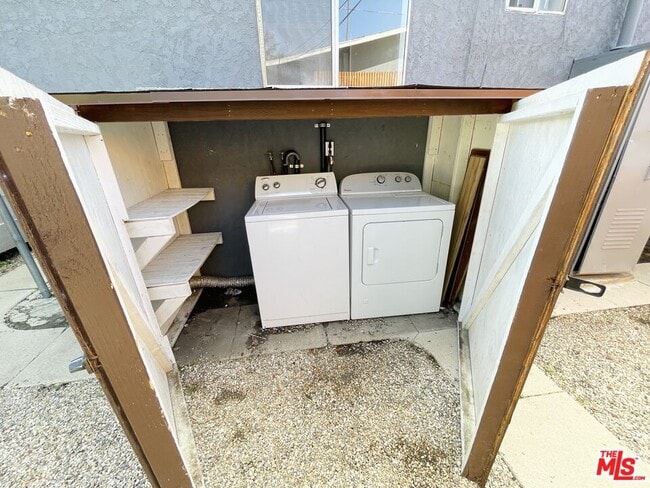 Building Photo - 3659 6th Ave