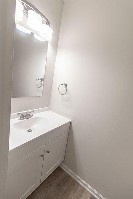 Building Photo - 1901 Mirtle Grove Ct