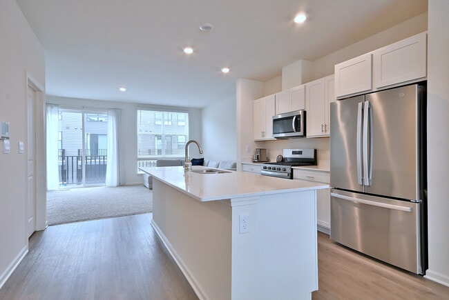 Building Photo - 332 Summit Cir