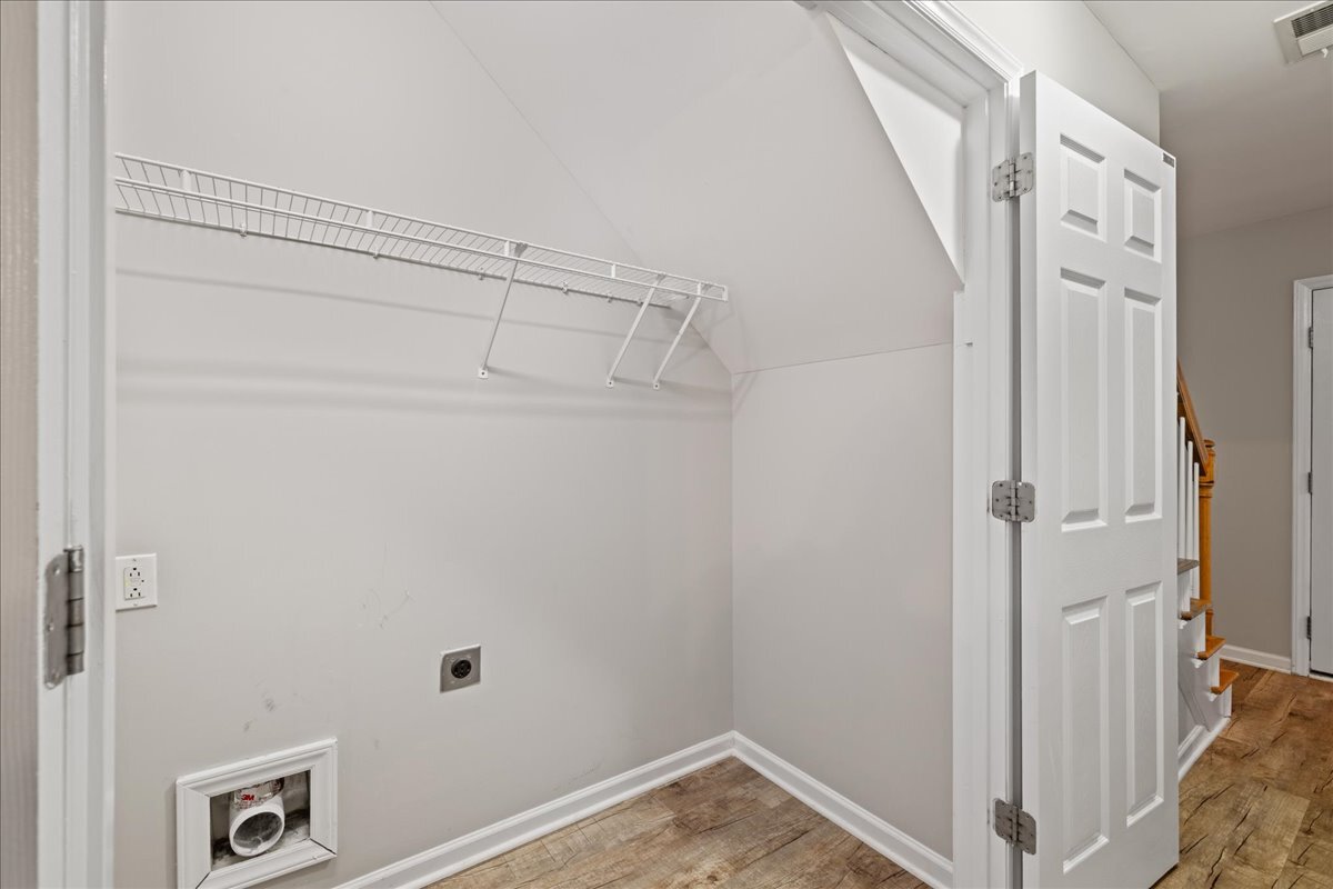 Building Photo - 120 Gatwick Ct