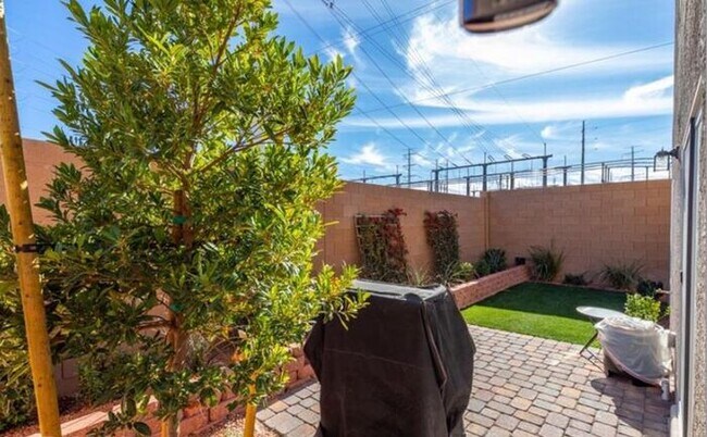 Building Photo - **COMING SOON 07/21/2025**Luxurious 3-Stor...