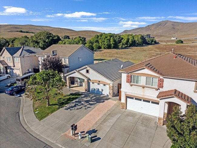 Building Photo - 533 Channel Ct