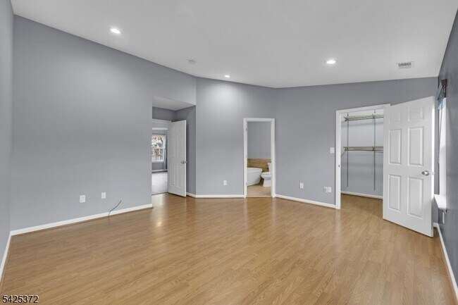 Building Photo - 30 Birch Terrace