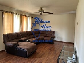 Building Photo - 2427 Mallard Dr