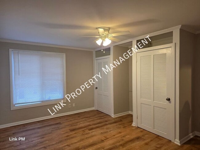 Building Photo - 3731 Knollwood Dr