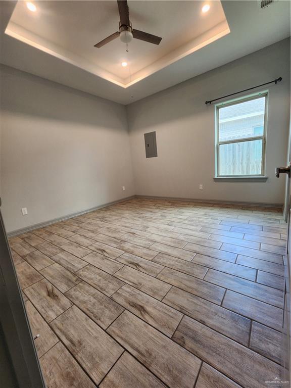 Building Photo - 5804 Nightingale Ave