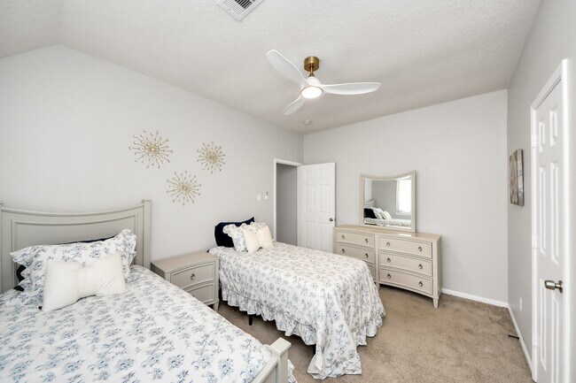 Building Photo - 7823 Hazy Brook Ln