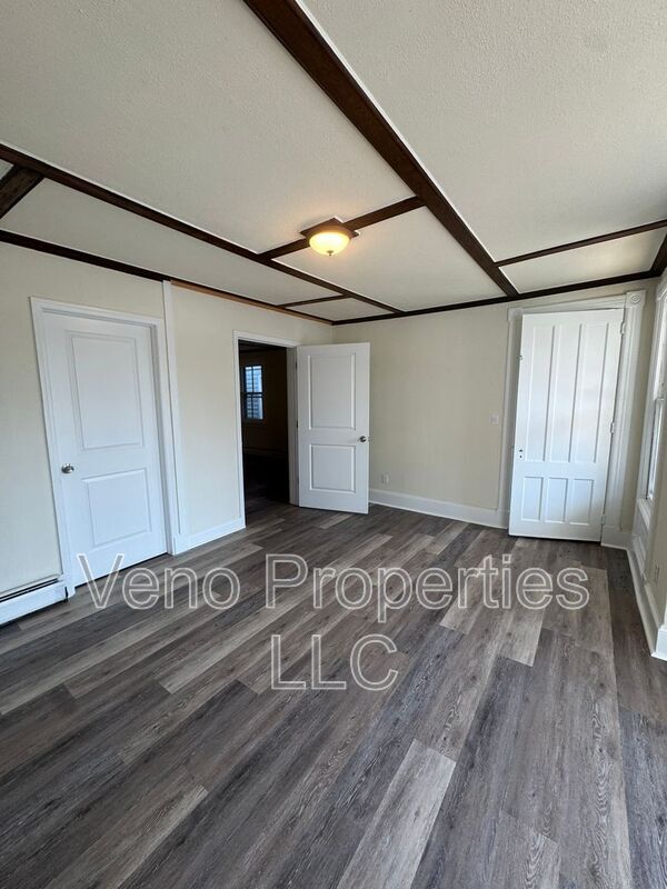 Building Photo - 91 Egbert St